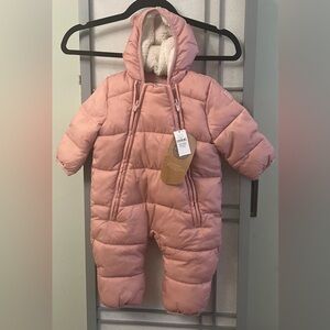 NWT 0-6 M Baby Gap Snowsuit Puffer Bunting Coat Lightweight Warm Primaloft Pink